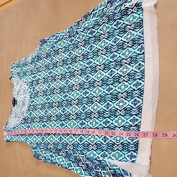 New Directions Size M Blue Aqua and Teal Patterned Sleeveless Top w/ White Under - Picture 9 of 12